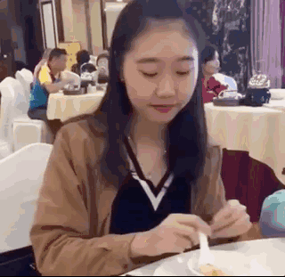 网红们张嘴的瞬间,我