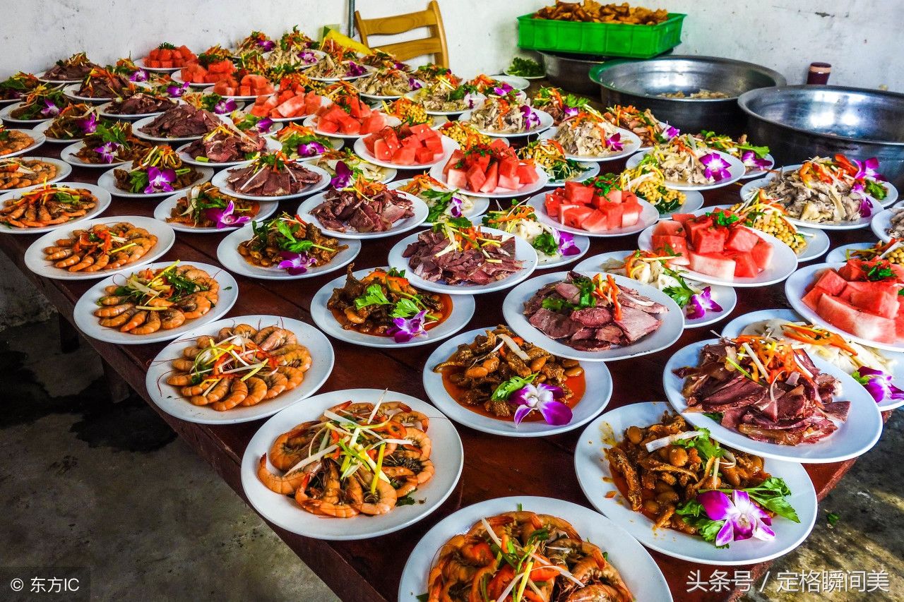 村民自摆60桌长街宴过节 荤素搭配16道菜|长街|村民|哈尼族_新浪新闻