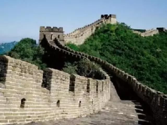 长城( the great wall),又称万里长城,是中国古代军事防御工程.