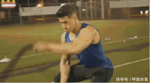 搞笑gif:有个这样的男友,晚上可是力气活啊