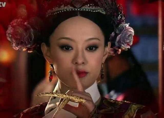 4《甄嬛传》中的女角色们都是戴着长指甲,是为了符合古代妃子吧,很