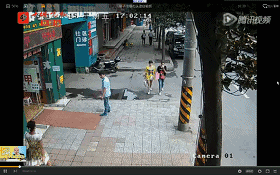 爆笑gif:逛街的时候,你可长点心吧