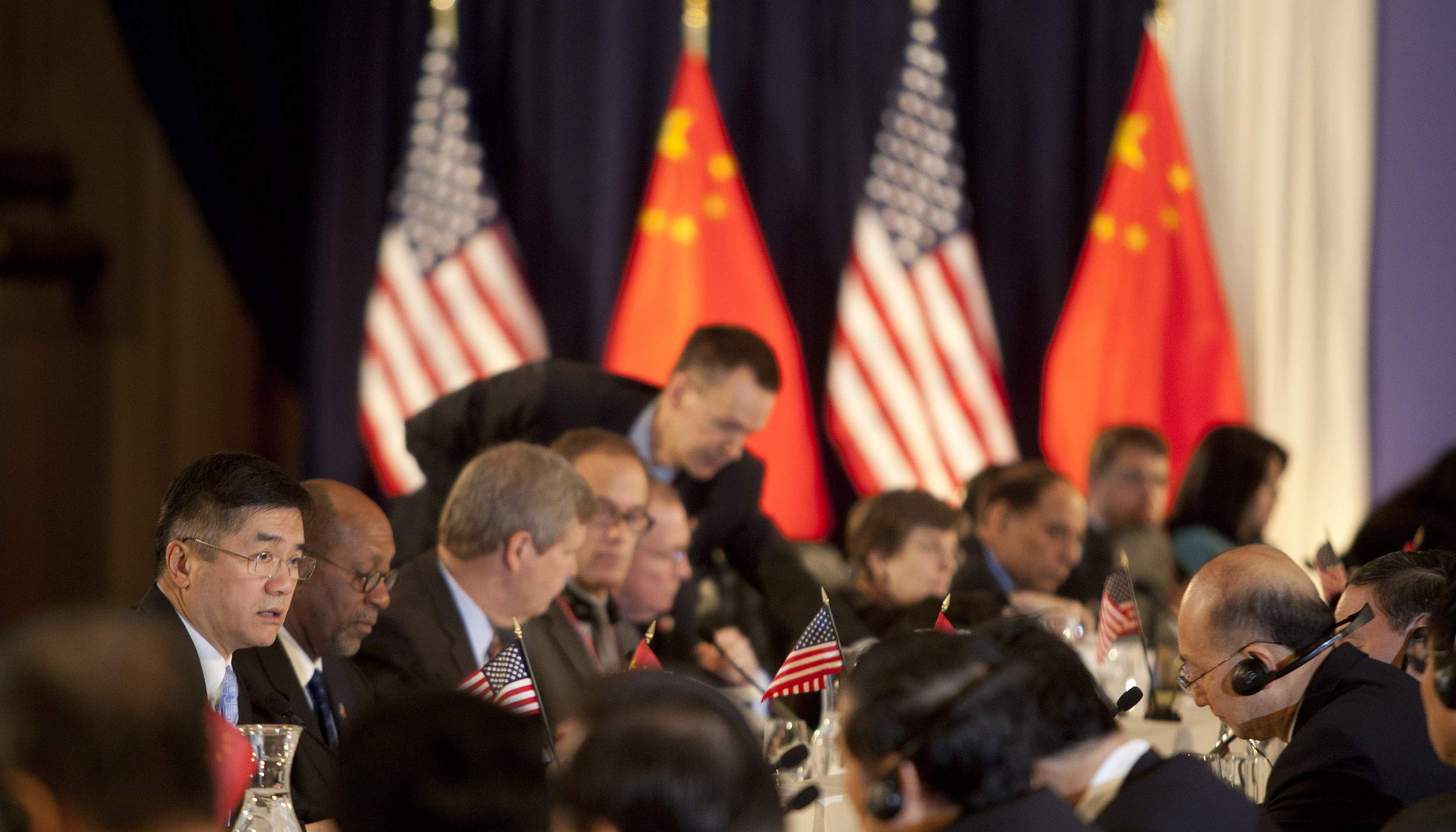 实际上,在中美贸易战的历史上,美国不止一次地对中国发难,但结果却