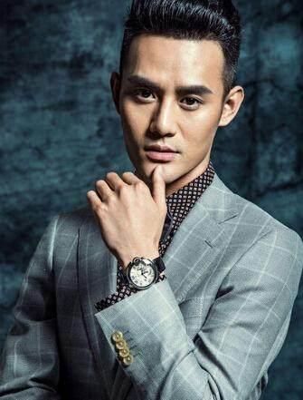 十个背头发型最帅的男明星,李易峰第4,胡歌第2,陈伟霆