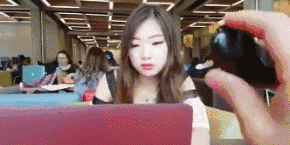 搞笑gif:一看就不会做饭,做的肯定不会好吃了