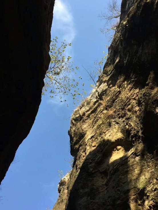 初冬美景亦斑斓:徐州银山大裂谷 探秘一线天