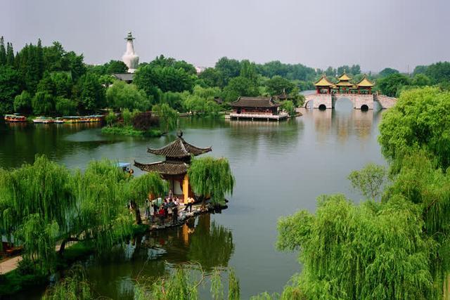 江苏最宜居的三座城市,扬州竟是top1!看完这个视频我服气了
