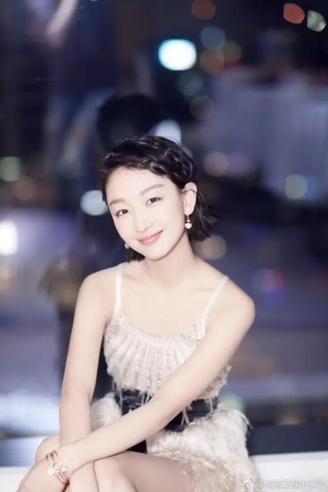 额头短发大PK,杨紫像郑爽,景甜像娜扎,赵丽颖女星上的碎头发多_怎么扎发图片