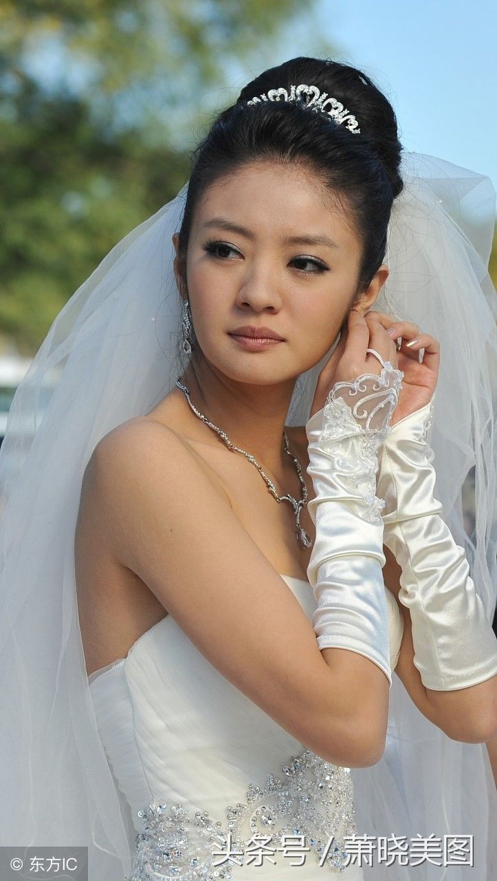安以轩:婚纱与礼服对比还是女人穿婚纱最美