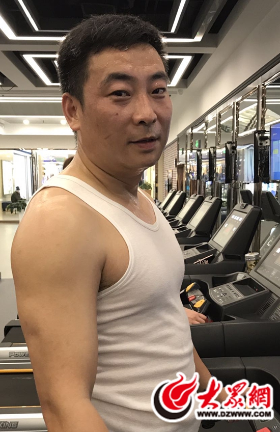 日照一男子锻炼成型半年胖大哥逆袭坚持男视频樱花卫厨图片
