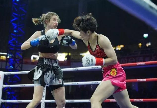一举拿下2010年武林风女子56公斤级金腰带;7年后,这位散打世界冠军
