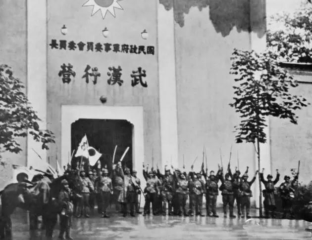 1938武汉会战,真实的鬼子兵行军作战,可别被电视神剧忽悠了!