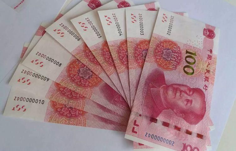 而在豹子号里面有这么一个号码,目前市场价值是500元,那就是2015年100