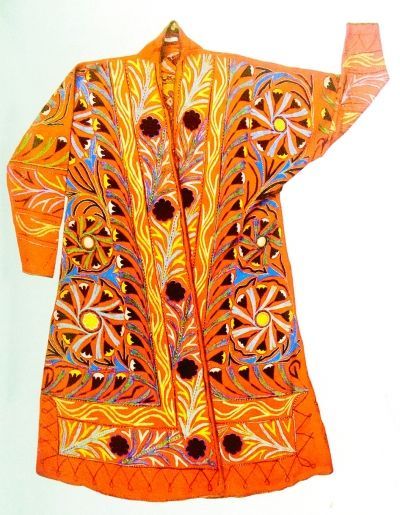 绿绸衫上绣牡丹猜成语_牡丹绣在金匾上