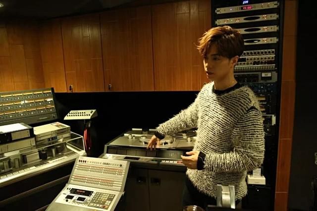 黄室谜室txt_黑匣子97南航深圳58空难的录音录音_张敬轩 录音室
