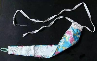 而颜色方面,除了帝王家的女子偶尔会选用黄色,普通女子的卫生带基本