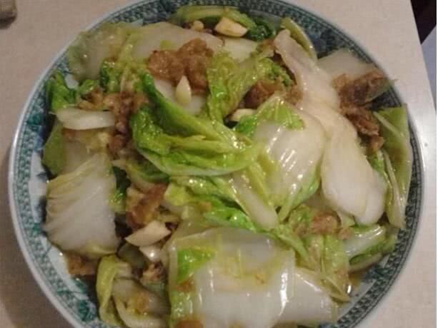 农村人炒菜喜欢用猪油,城里人炒菜用植物油,哪个更健康呢?