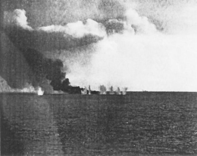 比如1944年10月25日爆发的萨马岛海战,栗田舰队突入了只有护航航母