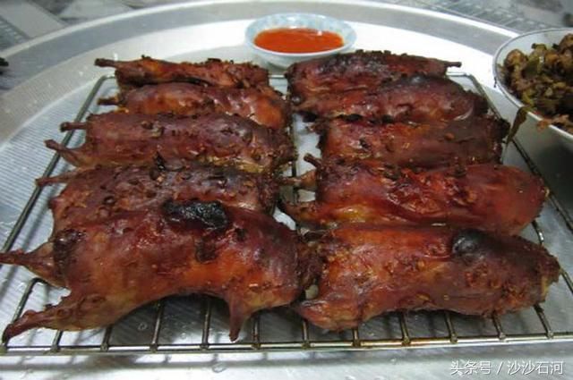 越南美食烤老鼠肉,1美金1斤,难怪越南没有黑猫警长!