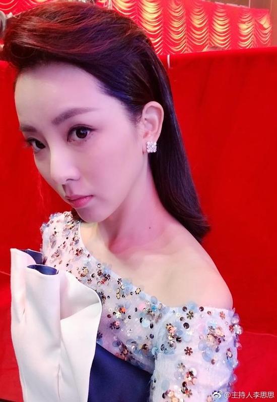 李思思产后复工感慨多 大眼水灵皮肤白皙状态佳