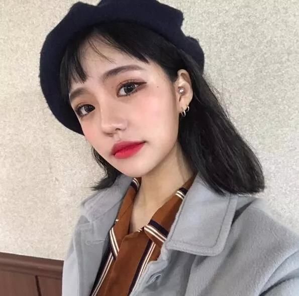 报姐私以为, 短发 极色,就是个性max的组合!