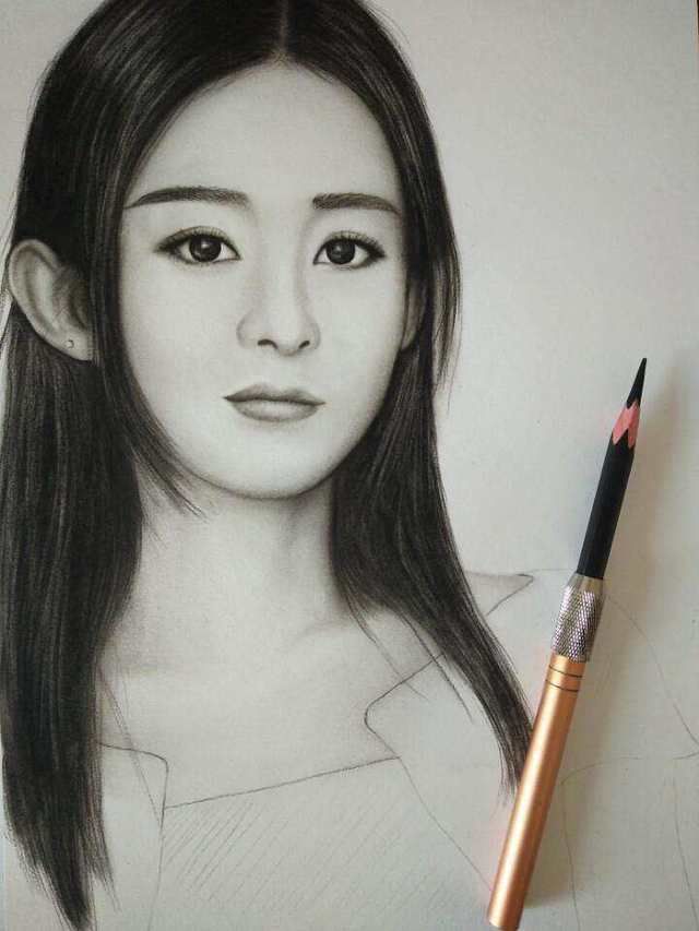 给4位素描女神打分,郑爽97分,迪丽热巴95分,赵丽颖你打几分?