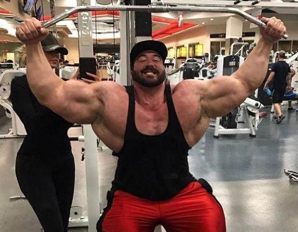拳王泰森与健身的肌肉猛男相比 两者肌肉实力差距有多大?