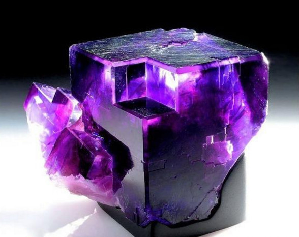 紫色的萤石.