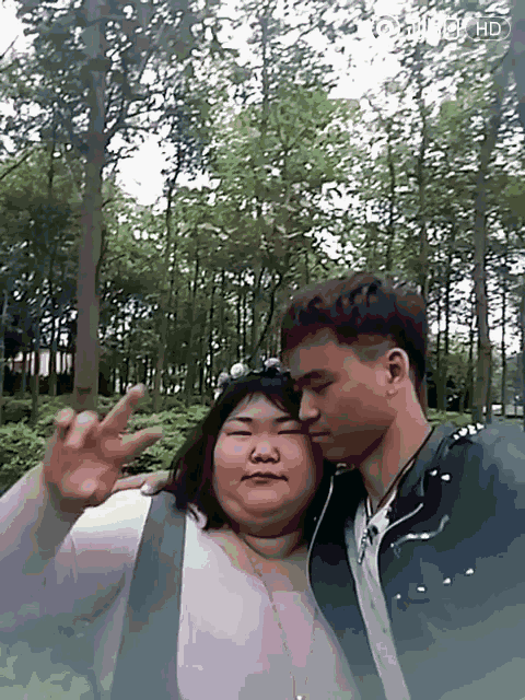 爆笑gif:第一次觉得单身快乐,不会吃狗粮