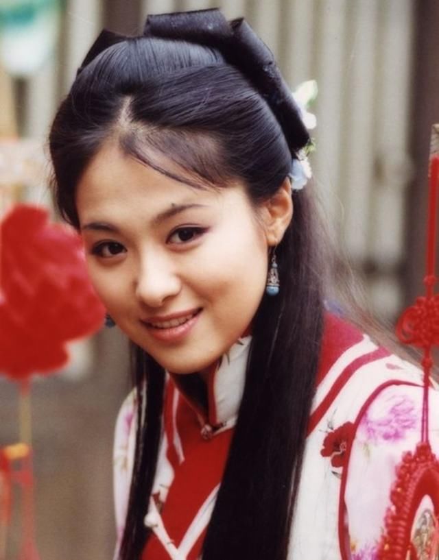沈傲君,原名赵燕,满族,1976年9月29日出生于哈尔滨,中国演员.