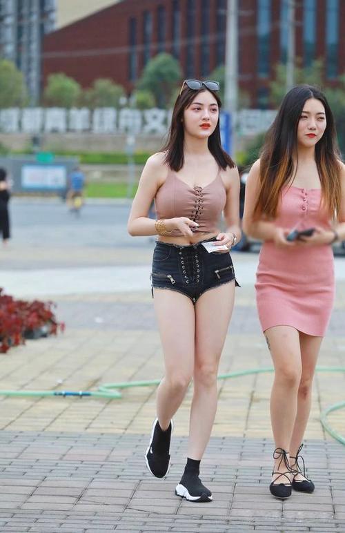 高跟透明内衣_性感内衣高跟腿模美女