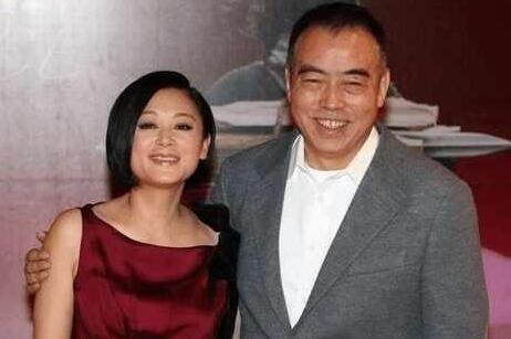 顾长卫和老婆蒋雯丽近照.1989年,顾长卫与蒋雯丽在一个聚会上了解.