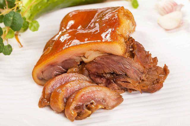 如何卤制猪头肉酥烂不腻?三个配方,味纯而嫩,香气芬芳
