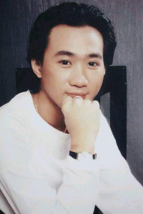 论那些离谱去世的明星,黄家驹就因一滩水
