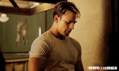 以下是克里斯·埃文斯日常健身训练中的一部分 1. 重力训练