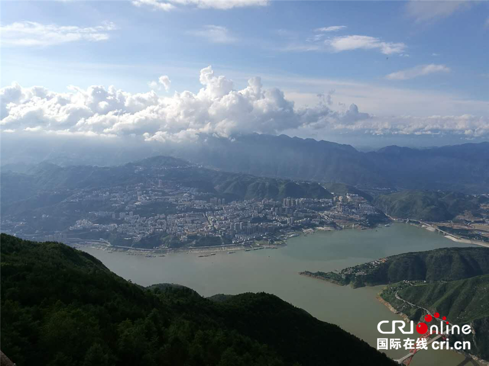 【绿色发展 绿色生活】重庆巫山县发展绿色旅游经济吸引中外游客