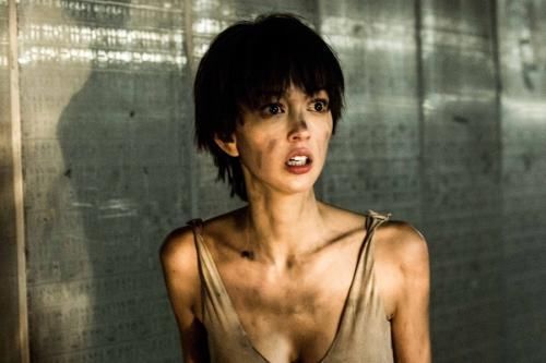 适合男性朋友观看,对于国产丧尸片来说,这部电影已经是非常精彩了!