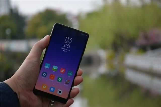 实体店已经到货,小米mix2s上手推广,给5点建议-北京华为手机品牌的宣传评测图片