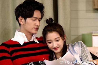 关晓彤与男星合影:图1感觉表情很不自然,图4遭到很多人羡慕!