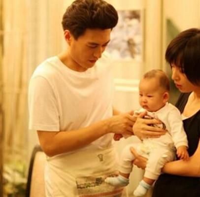 靳东与前妻江珊离婚,前妻仍对他不忘情 网友:难道他某方面特好