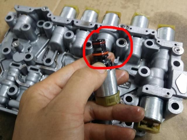 自动变速箱阀体_变速箱电磁阀体_变速箱电磁阀体