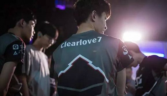 clearlove背影壁纸