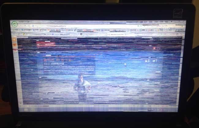 显示器闪烁抖动是什么原因_显示器有雪花闪烁_显示器有横纹闪烁