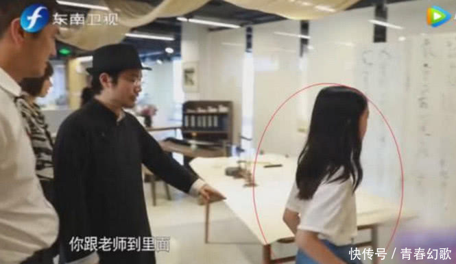 李嫣走路壁纸录制的女生被赞模样超像王菲,完气质节目好看图片