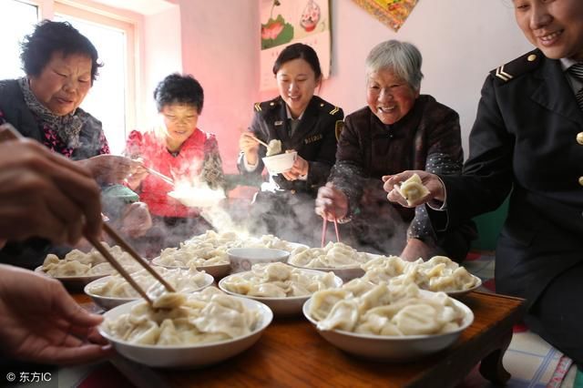 知识库 正文  无论是北方人,还是南方人,对于过年吃饺子的北方习俗