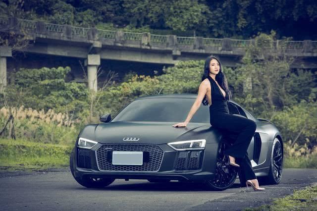 奥迪r8的前世今生,这个车头灯和车尾灯都很plus