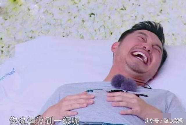 沙溢打人生表情,十级体验后笑成网友,仙女:隔孩子包阵痛表情突然图片