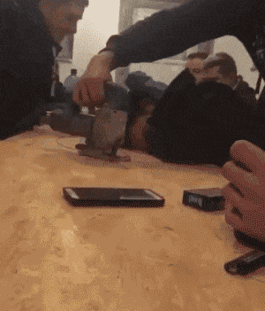 gif搞笑趣图 :吃西瓜的最高境界