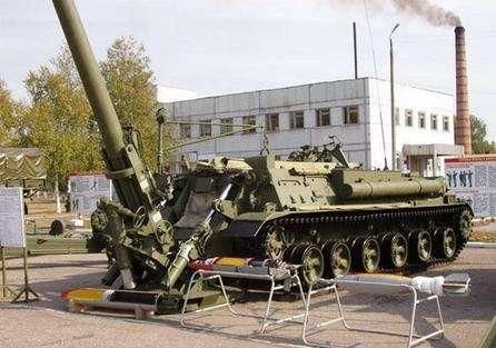 由后膛装填,弹舱为鼓形,每个可装20枚各式炮弹,以电动或机械式击发