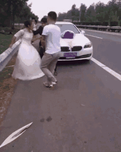 搞笑gif:萌妹子困得时候原来是这样的表情